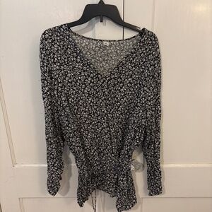 Black and white floral print Blouse